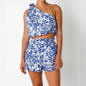 Olivaceous Botanical One Shoulder Short Set Medium. PTP 18”. elastic bands.